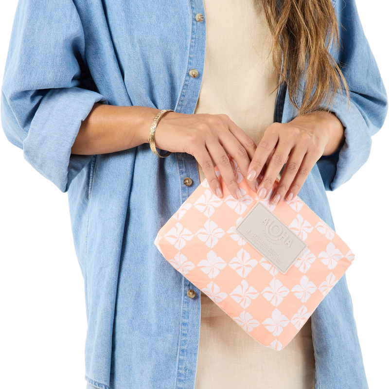 Pua Check Small, Aloha Collection Pua Check Small in Hand