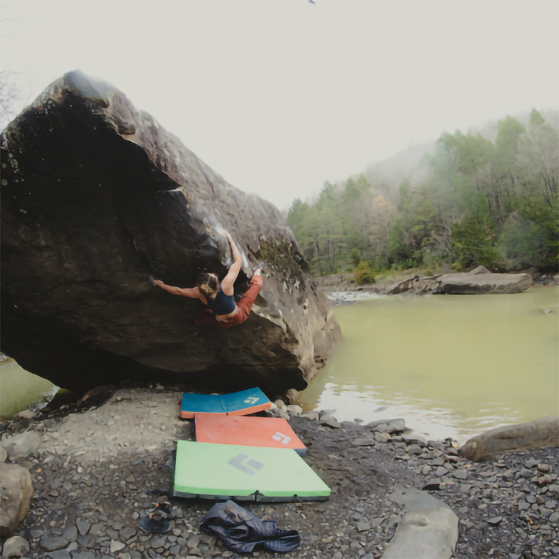 Circuit Crash Pad, Black Diamond Circuit Crash Pad in 4071-Lagoon on ground bouldering