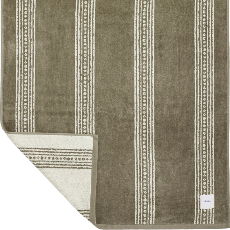Cedar Towel, Katin Cedar Towel Close Up
