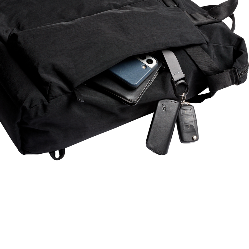 Tokyo Totepack, Bellroy Tokyo Totepack front storage