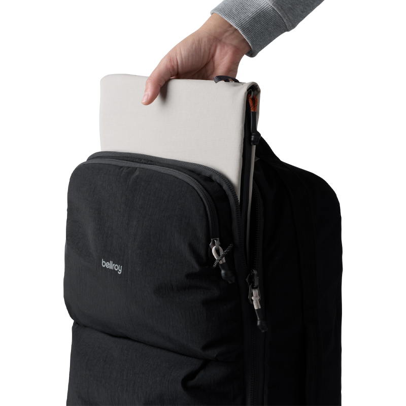 Lite Carry-On, Bellroy Lite Carry-On external compartment