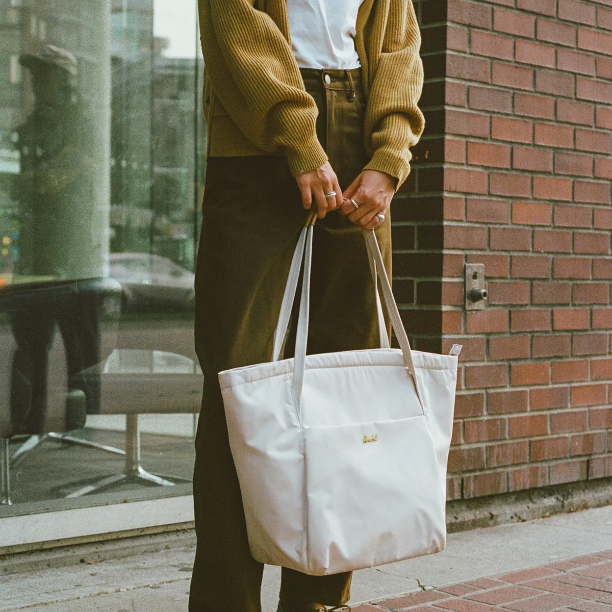 Joana Tote alternate view