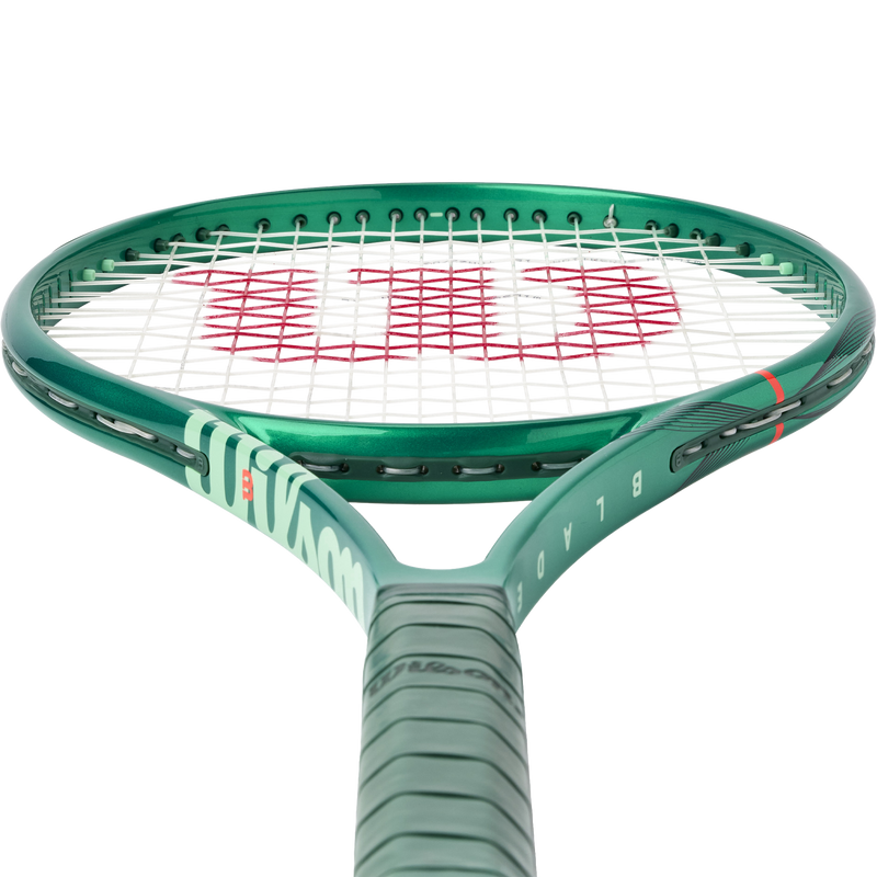 Blade 104 V10, Wilson Blade 104 V10 Handle