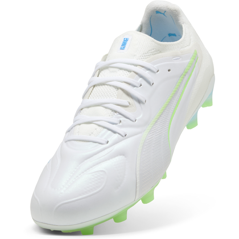 King 20 Ultimate FG/AG, Puma King 20 Ultimate FG/AG in Luminous Blue Elektro Green angled lateral view