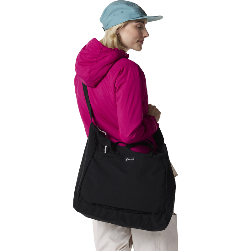 Empacable 30L Tote, Cotopaxi Empacable 30L Tote side on model
