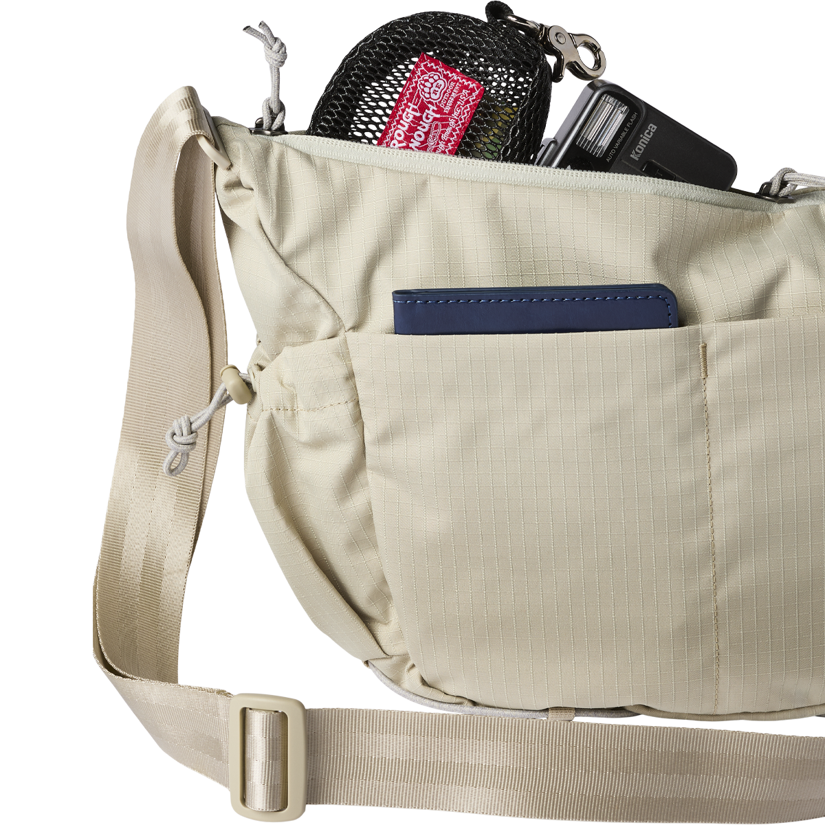 Viaje 9L Shoulder Bag alternate view