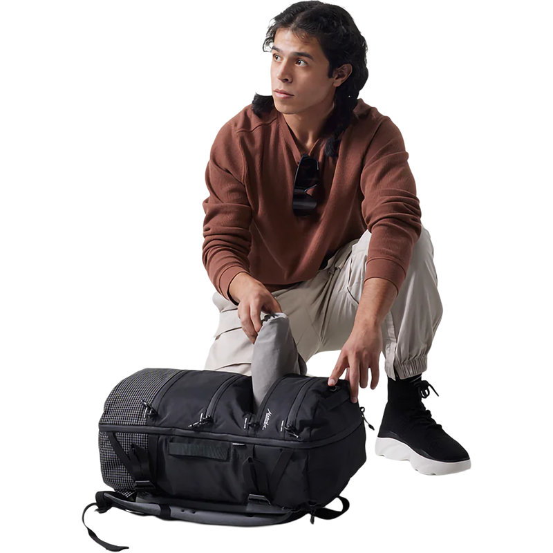 SEG28 Travel Pack, Matador SEG28 Travel Pack in Black with model