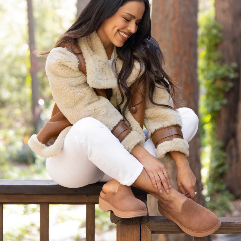 Women's Vista Skye, Reef Women's Vista Skye in Walnut Suede on model seated