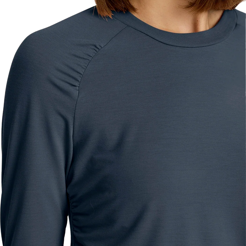 Women's Elevate Lightweight Fitted Long Sleeve, Free Fly Women's Elevate Lightweight Fitted Long Sleeve Shoulder