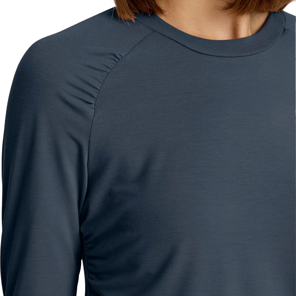 Women's Elevate Lightweight Fitted Long Sleeve alternate view