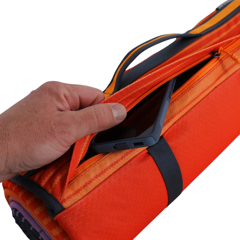 Victory Patio Blanket XL, Nemo Victory Patio Blanket XL in Arctic Stripe zipper pocket