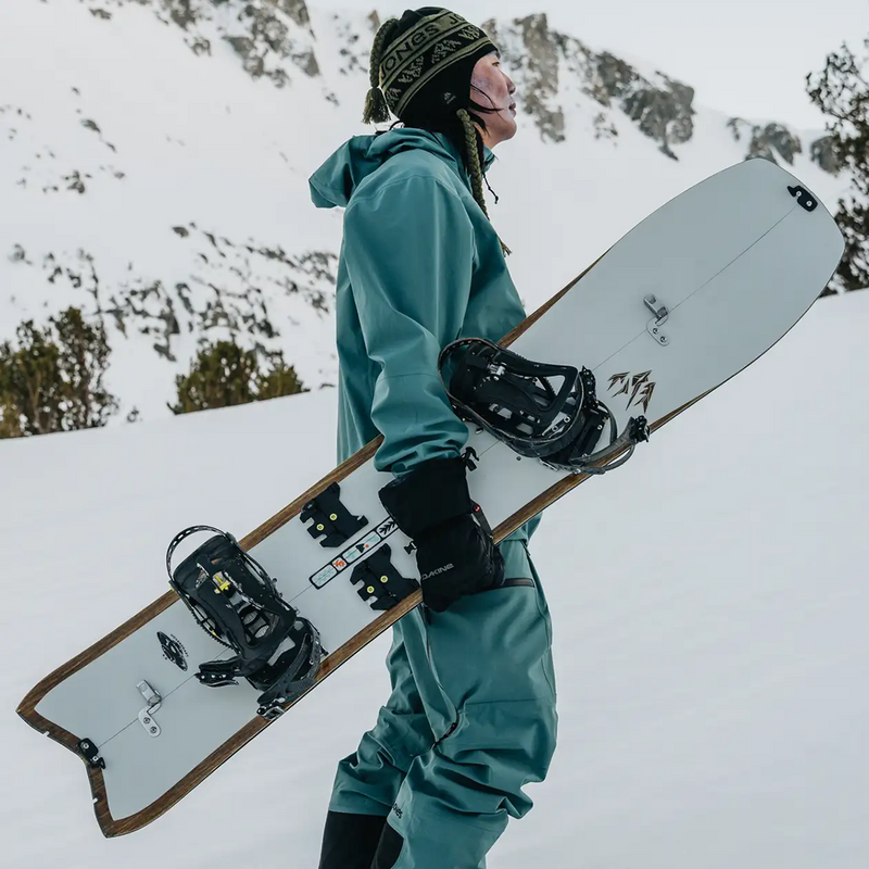 Hovercraft 2.0 Splitboard, Jones Snowboards Hovercraft 2.0 Splitboard with rider