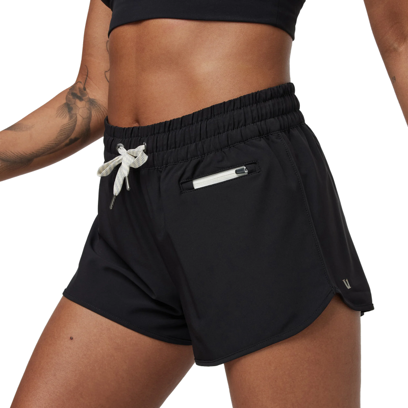 Vuori Women's Clementine Short 2.0 3/4 Front