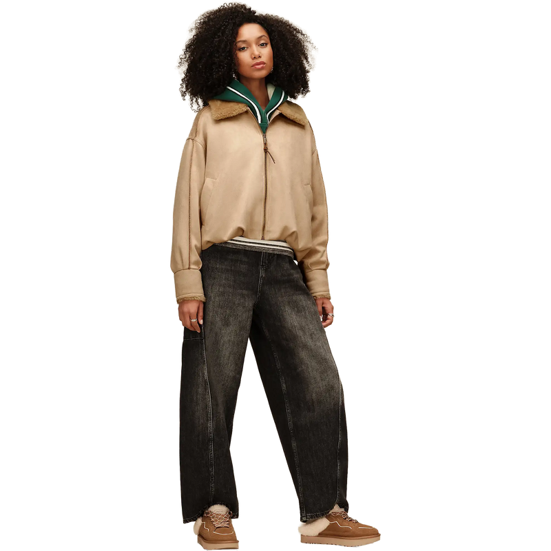 Women's Lowmel Mule, UGG Women's Lowmel Mule in CHE-Chestnut on model