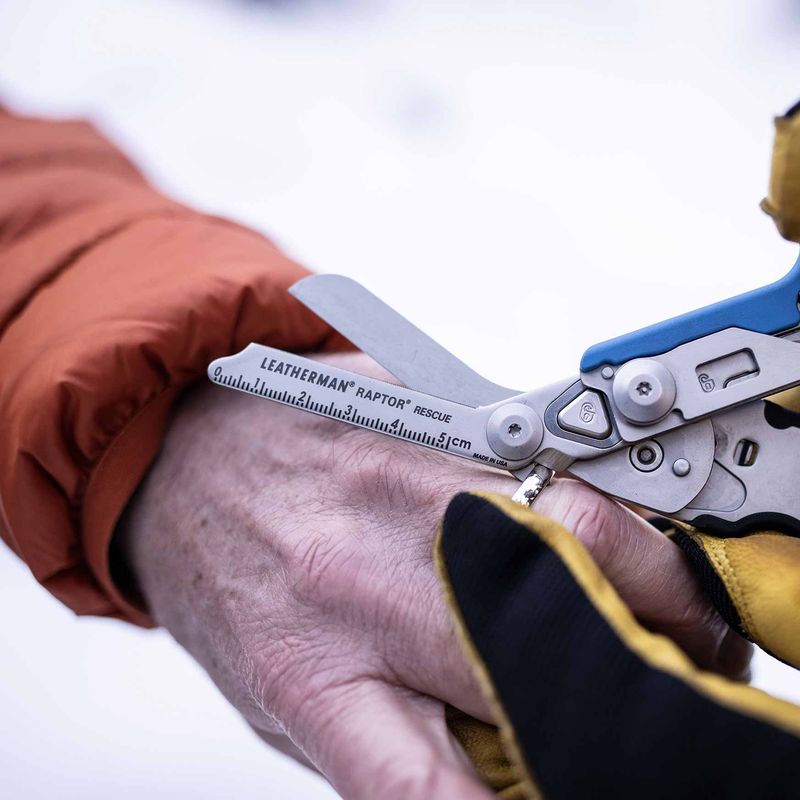 Raptor Rescue Black, Leatherman Raptor Rescue Lifestyle