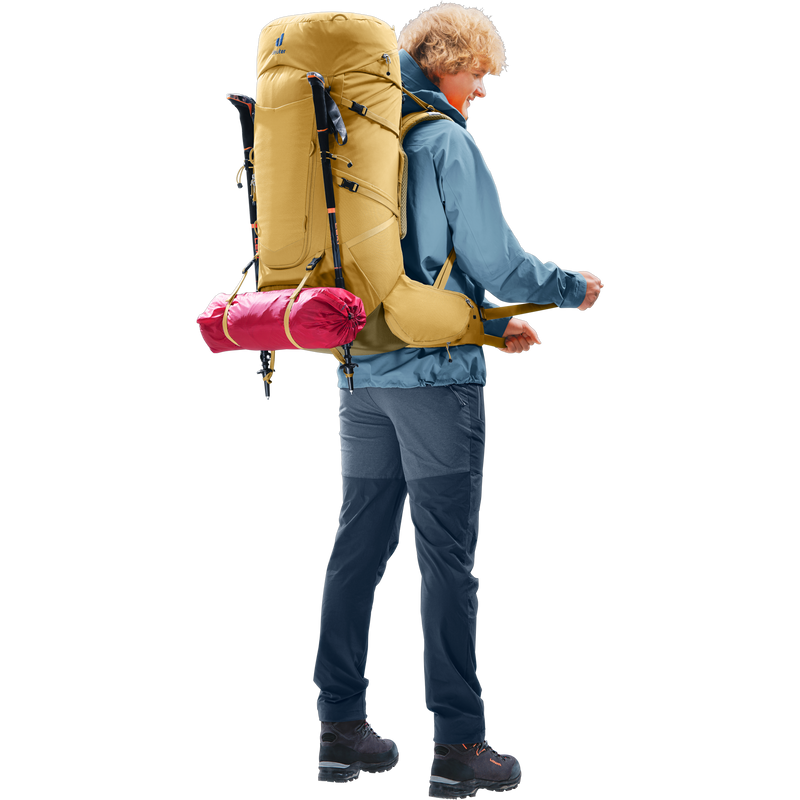 Aircontact Core 60+10, Deuter Aircontact Core 60+10 in Savanna-Nori on model 
