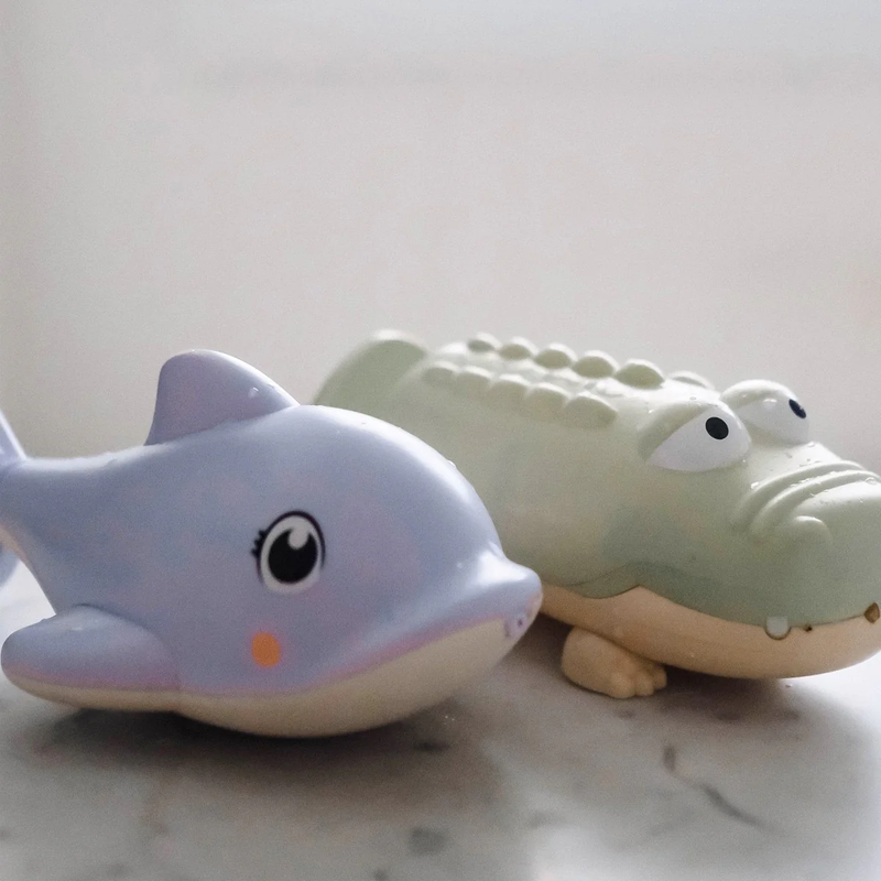 Water Squirters Dolphin, Sunnylife Water Squirters Dolphin in Pastel Lilac with alligator