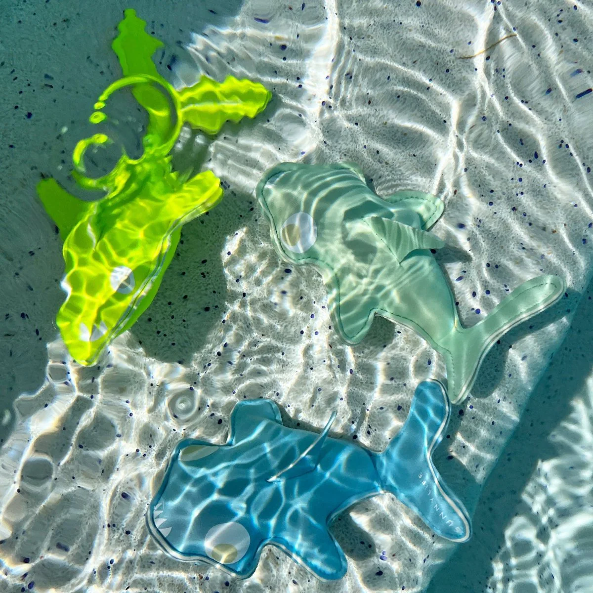 Dive Buddies Salty the Shark Set of 3 alternate view