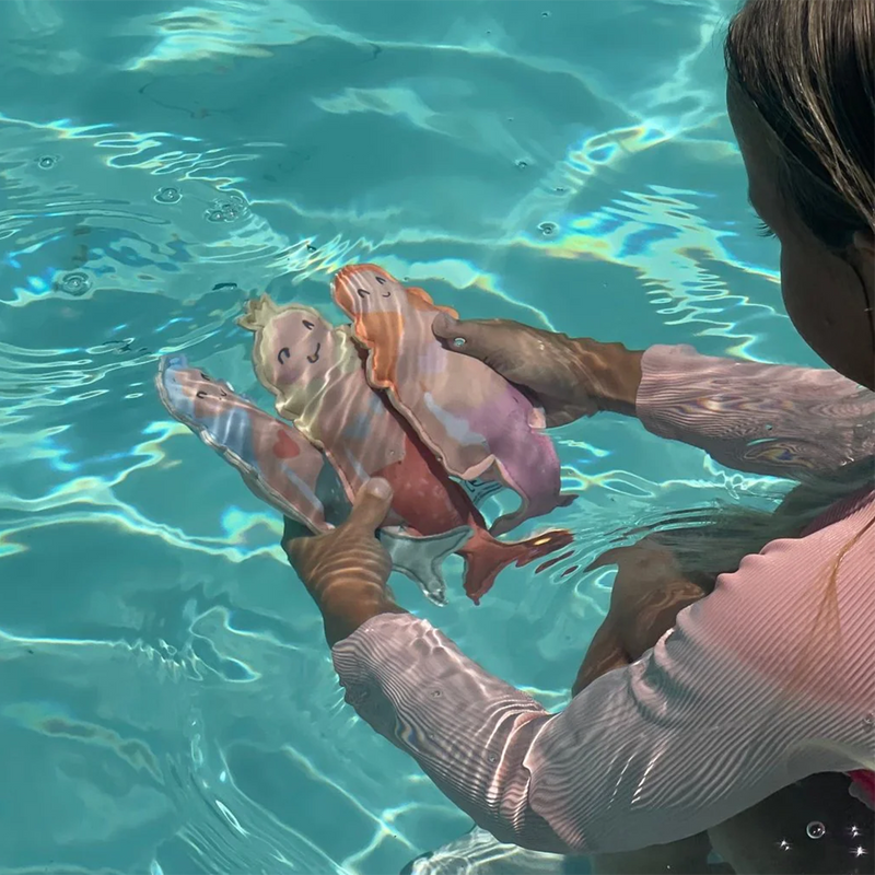 Dive Buddies Melody the Mermaid Set of 3, Sunnylife Dive Buddies Melody the Mermaid Set of 3 in Multicolor in pool with model