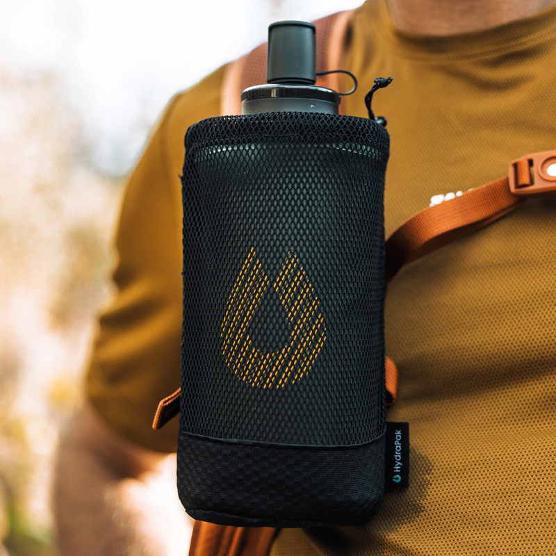 Packflask Kit 750 ml, Hydrapak Packflask Kit 500 ml on model