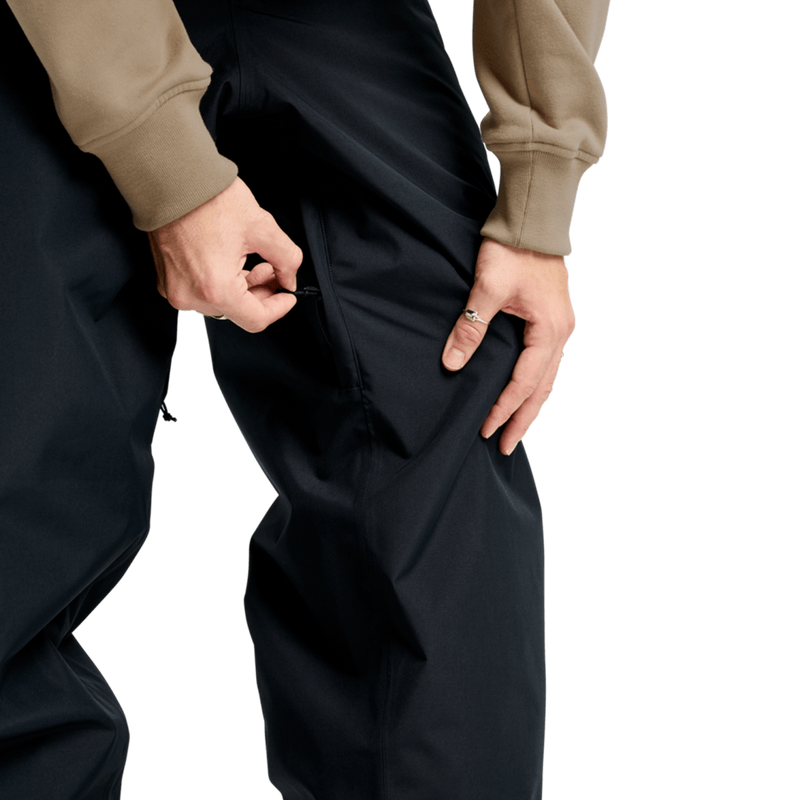 Men's Reserve 2L Baggy Cargo Pant, Burton Men's Reserve 2L Baggy Cargo Pant in True Black vent detail