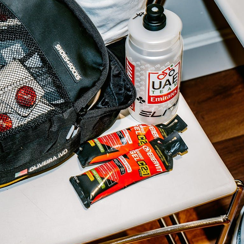 C2:1PRO Carbo Gel, Enervit C2:1PRO Carbo Gel packets on table