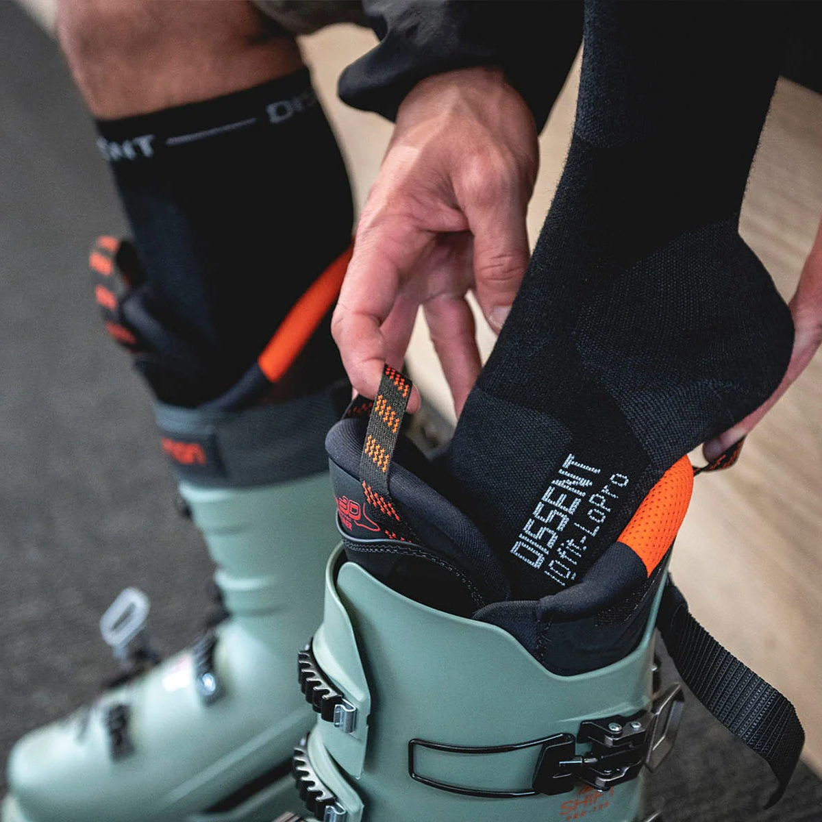 Therm-ic Dissent IQfit Ultimate Thin Merino on rider
