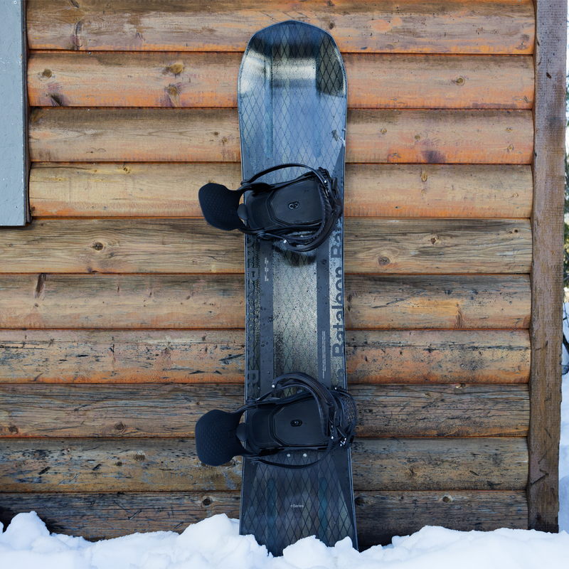 Blaster AW FASE, Bataleon Blaster AW FASE pair mounted on snowboard