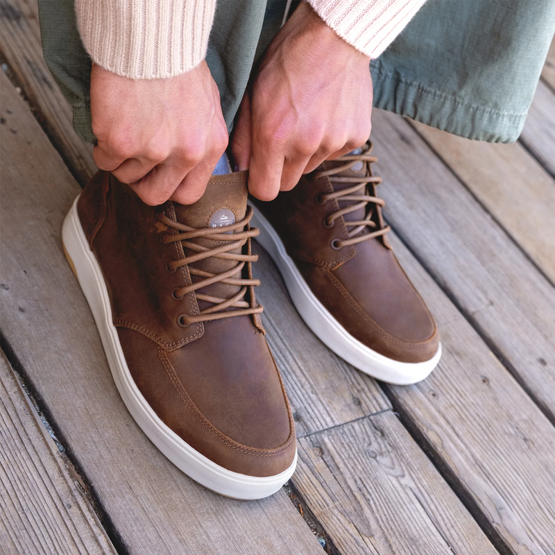 Men's Shoreline Spiniker, Reef Shoreline Spiniker in Brown on model fitting