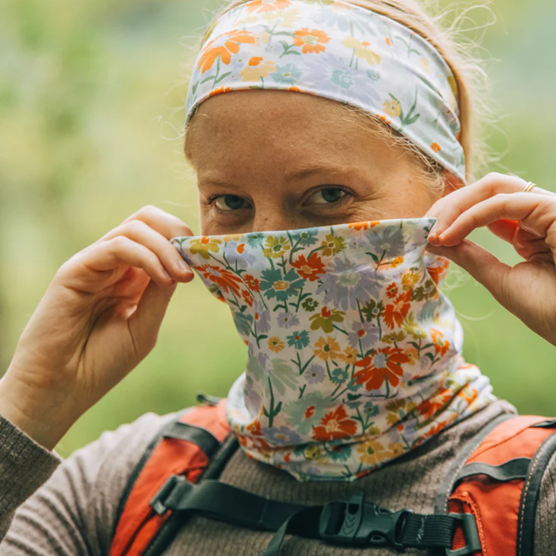 Women's Sun Tour, Skida Women's Sun Tour in Juliet worn as gaiter