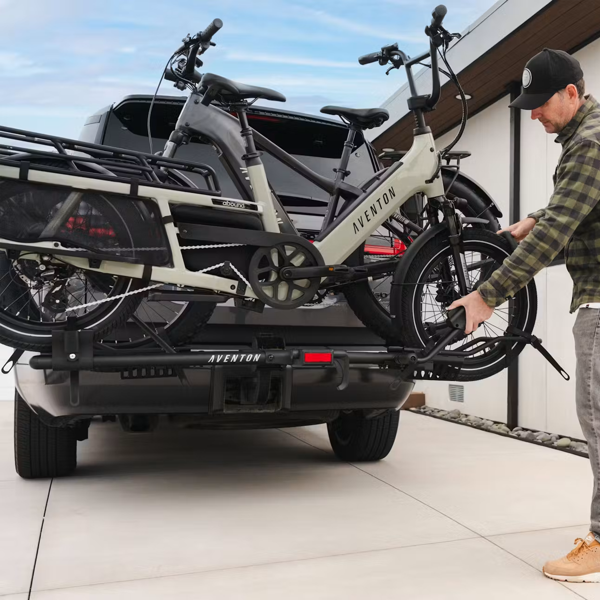 Aventon Hitch Rack Pro alternate view
