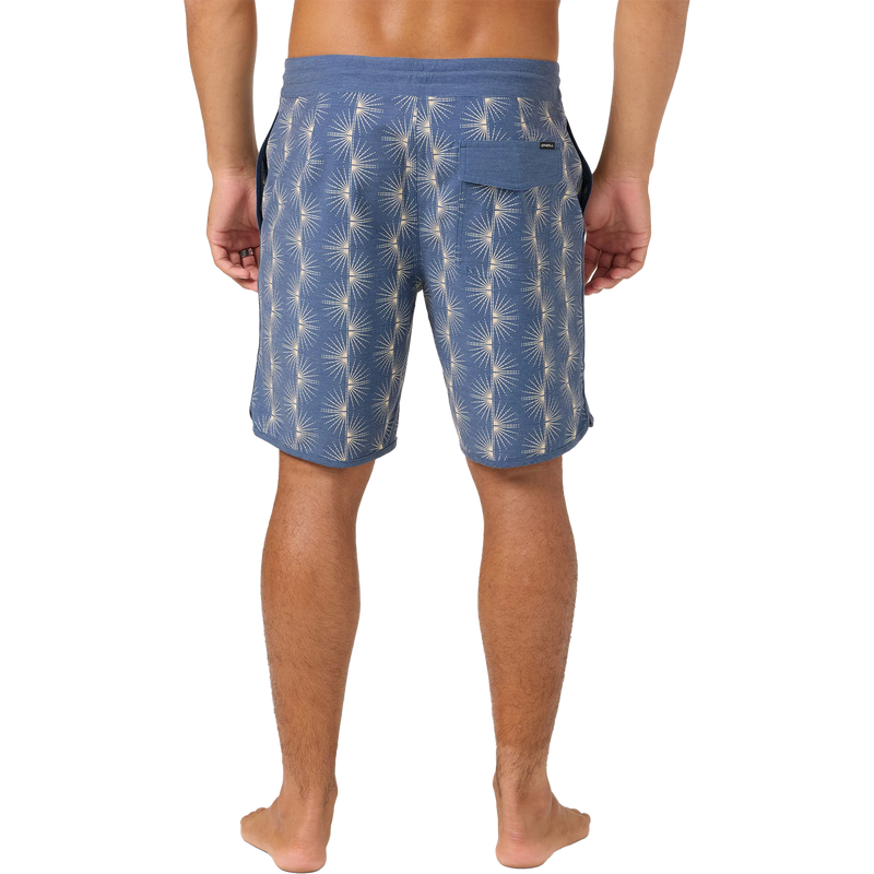 Men's Cruizer Scallop 18", O'Neill Men's Cruizer Scallop 18" Back on Model