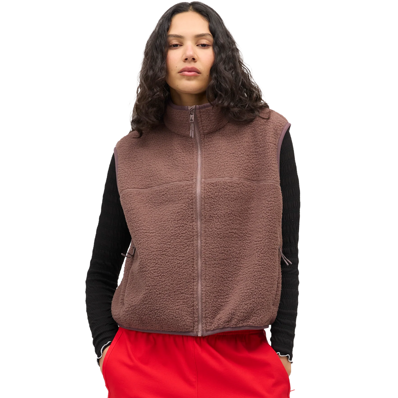 Women's Chapelle Vest, Featured Image