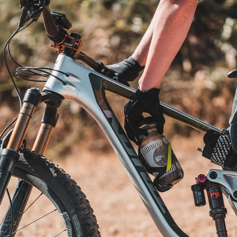 Matrix Team Bottle Cage, Lezyne Matrix Team Bottle Cage Lifestyle