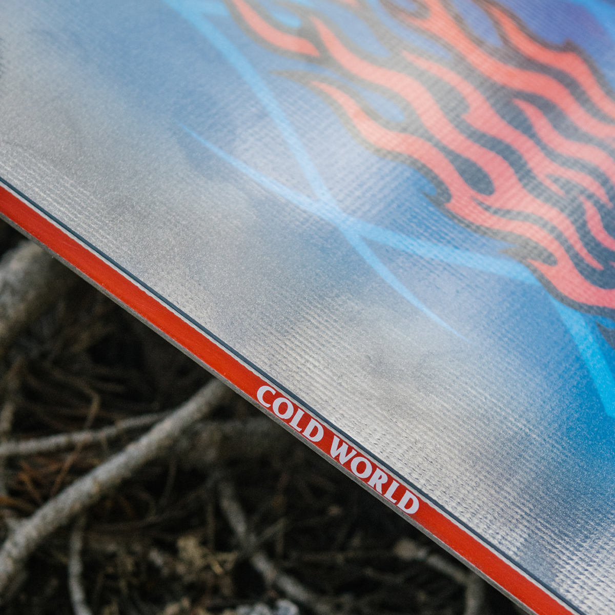 ThirtyTwo Cold World edge with board name