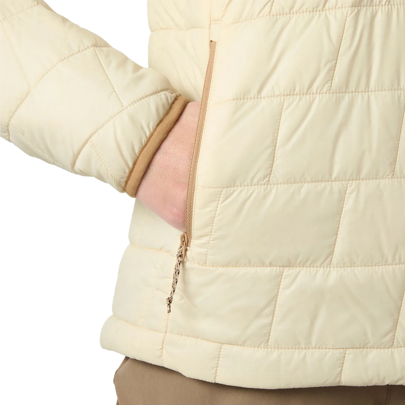 Helly Hansen Women's Lifaloft Pullover Hood in Cream pocket detail