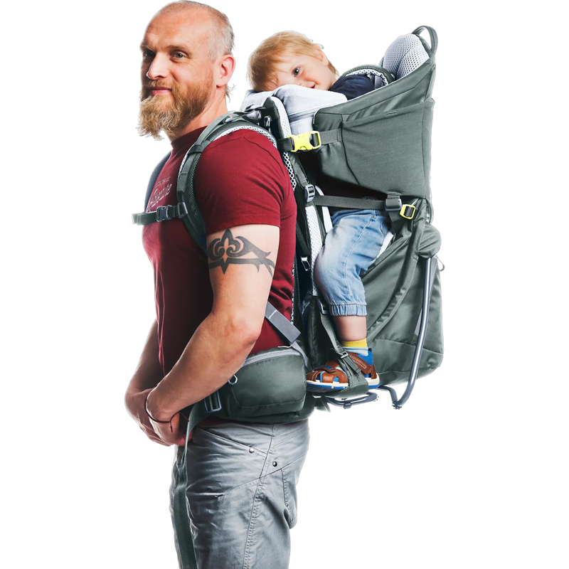 Kid Comfort, Deuter Kid Comfort in Teal on model