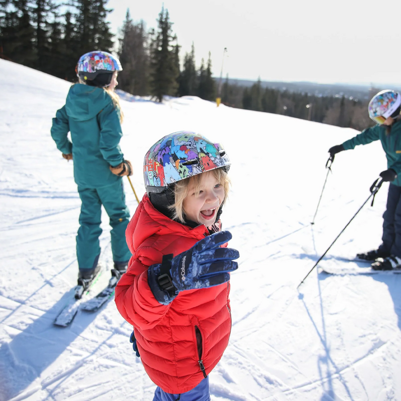 Pret Youth Moxie with three kids on snow 