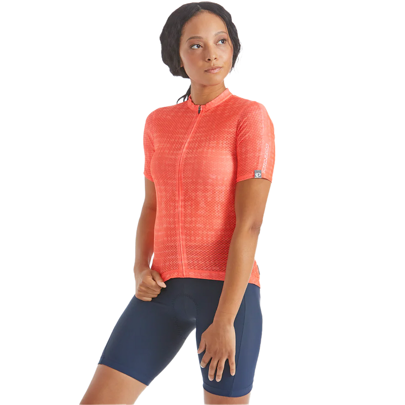 Women's Pro Mesh Jersey, Pearl Izumi Women's Pro Mesh Jersey Screaming Red Immerse on model front