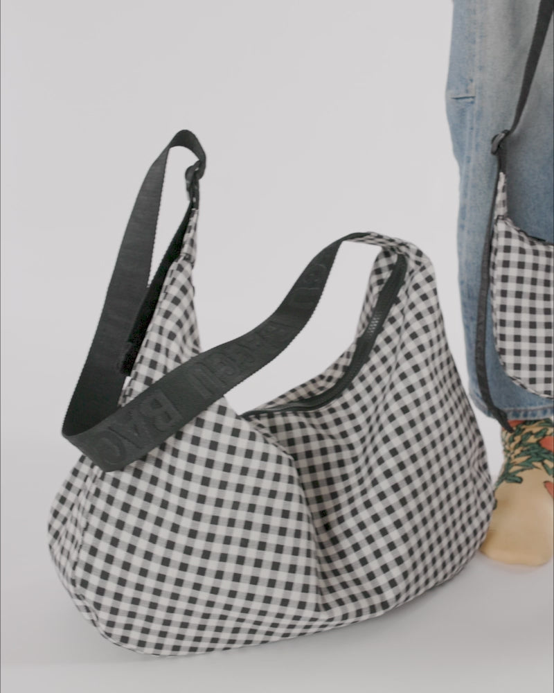 Medium Nylon Crescent Bag, BAGGU Medium Nylon Crescent Bag 