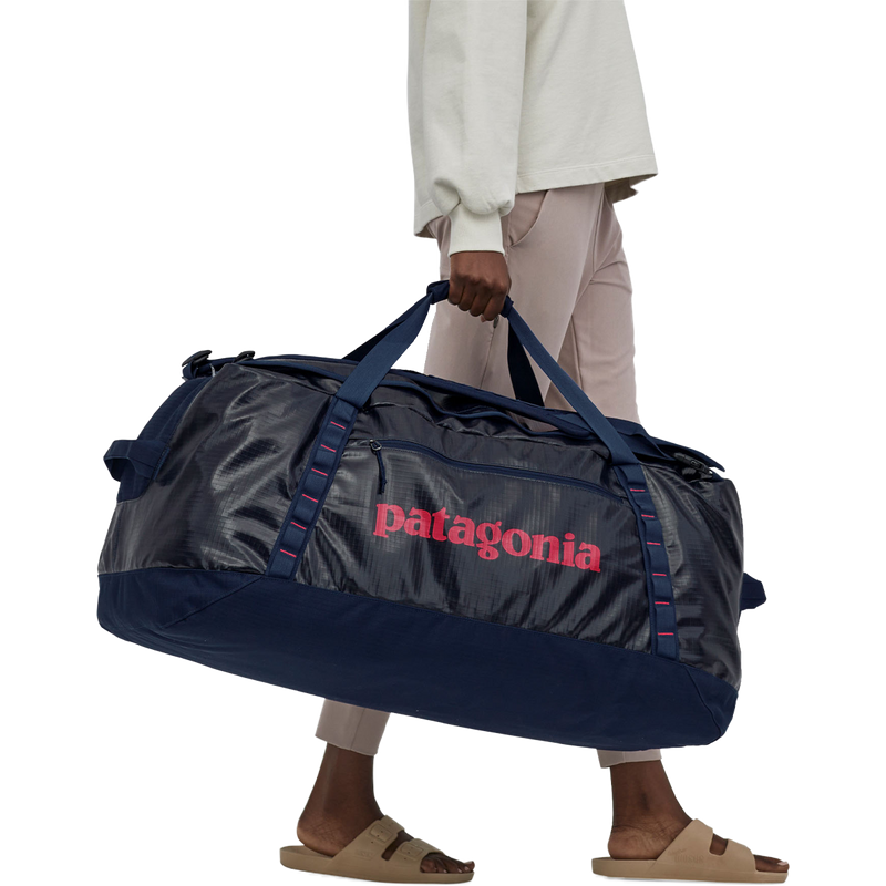 Black Hole Duffel 100L, Patagonia Black Hole Duffel 100L in hand
