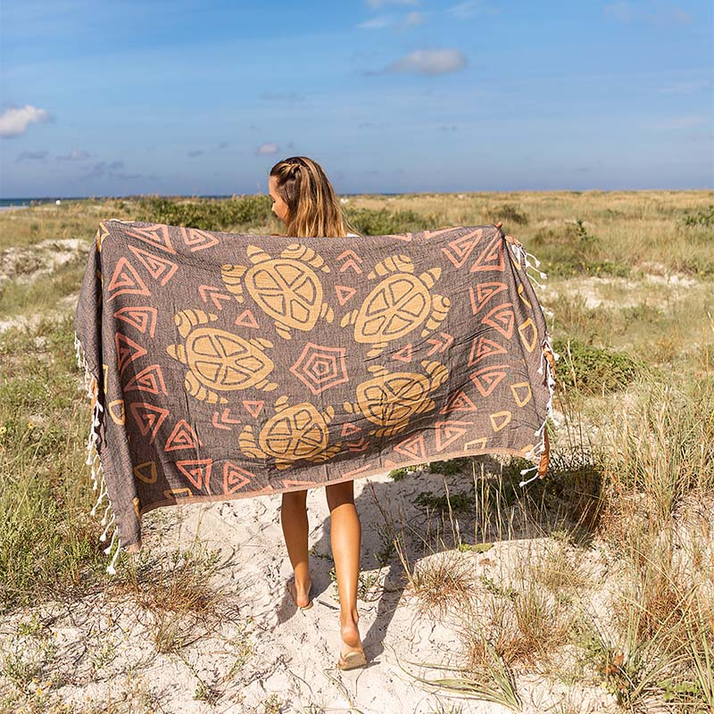 Jacquard Regular Beach Towel, Sand Cloud Jacquard Regular Beach Towel with model