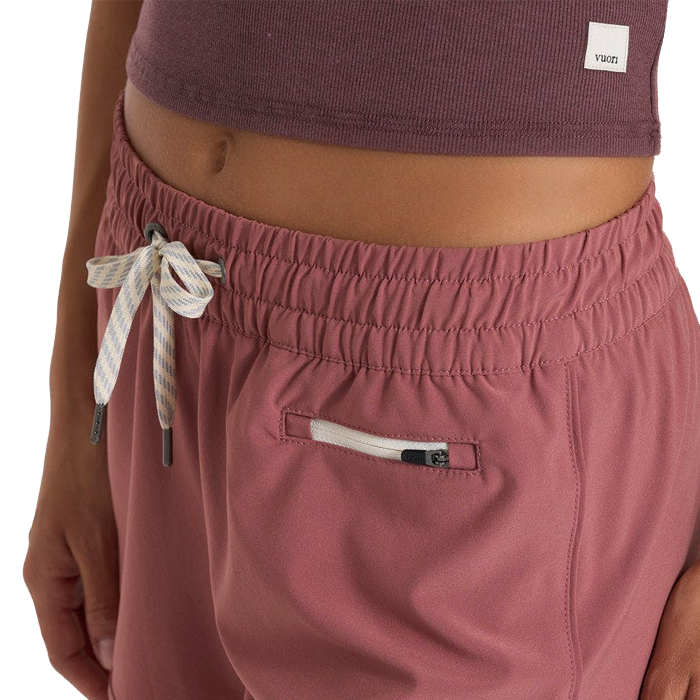 Women's Clementine 2.5" Short 2.0, Vuori Women's Clementine Short 2.0 pocket