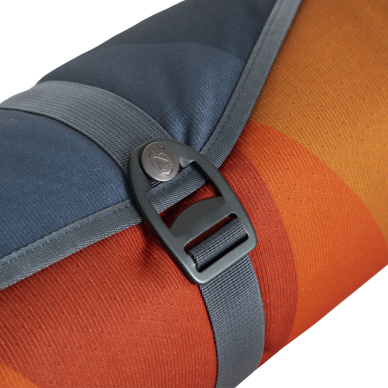 Victory Patio Blanket Large, Nemo Victory Patio Blanket Large closure