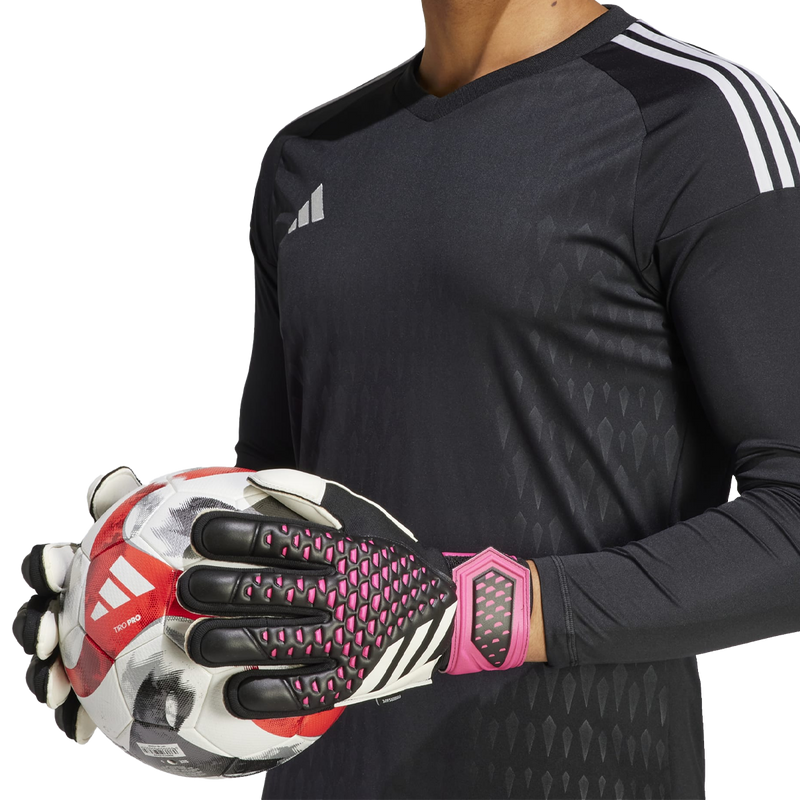Predator Match Fingersave Gloves, adidas Predator Match Fingersave Gloves holding ball