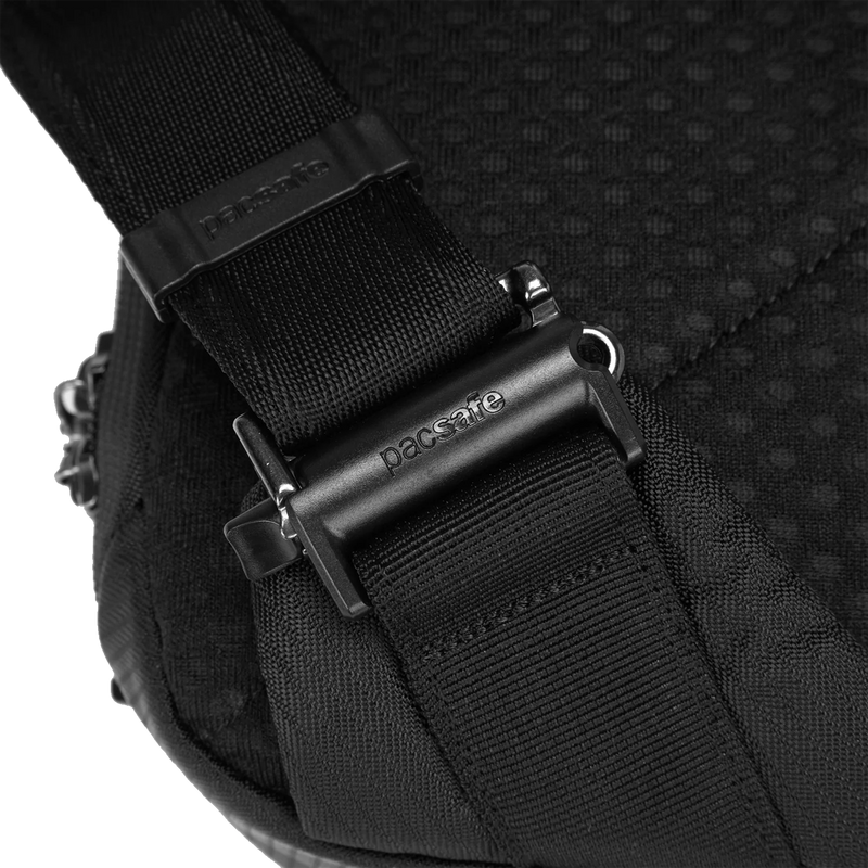 Vibe 325 ECONYL Sling Pack, Pacsafe Vibe 325 ECONYL Sling security clip