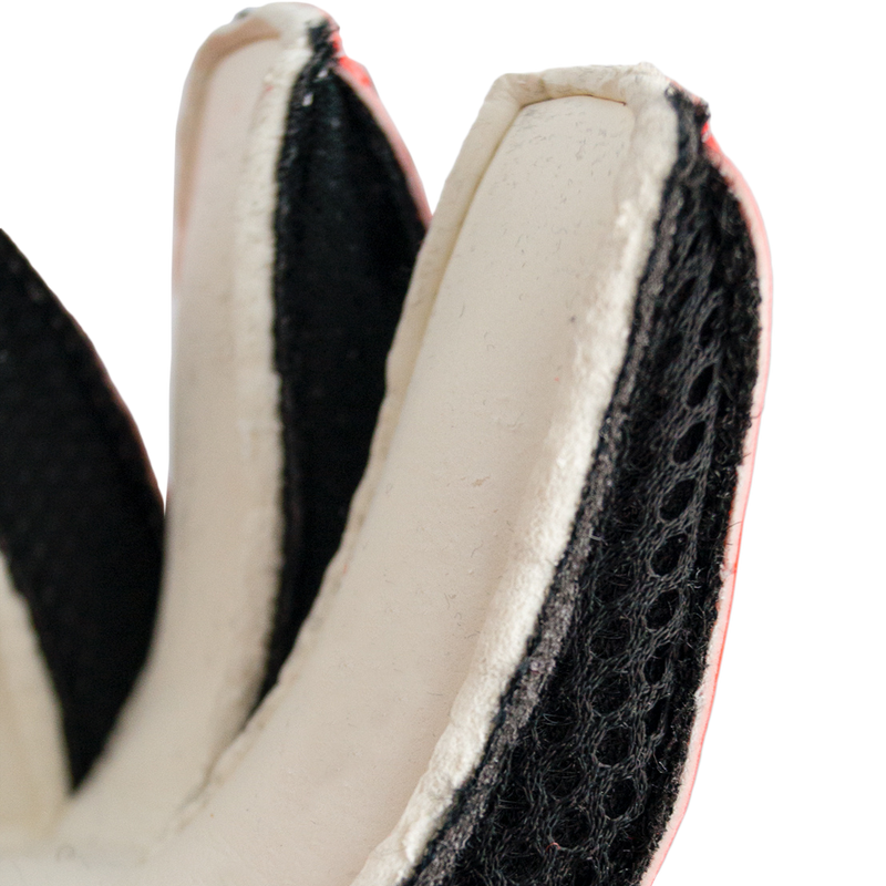 Attrakt Grip Glove, Reusch Attrakt Grip Glove finger detail