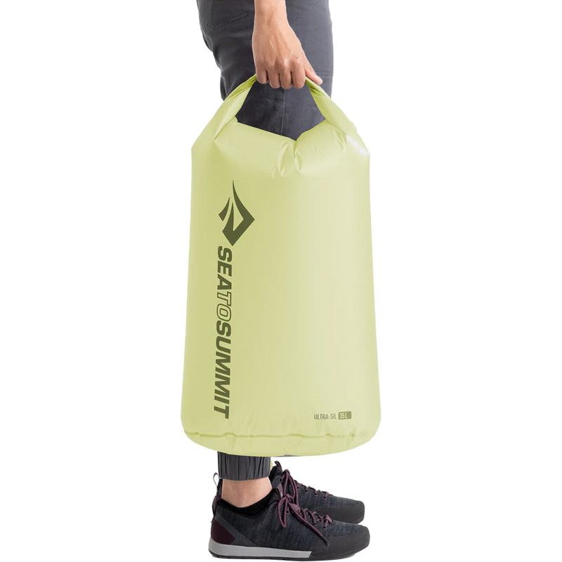 Ultra-Sil Dry Bag 35L, Sea to Summit Ultra-Sil Dry Bag 35L carry