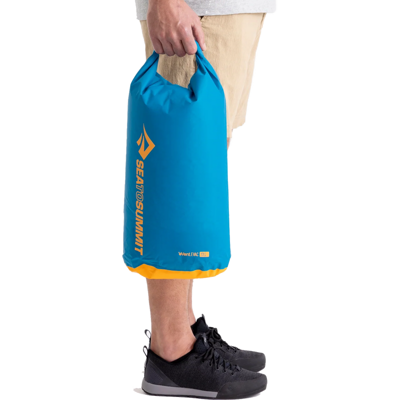 Evac Dry Bag 13L, Sea to Summit Evac Dry Bag 13L carry