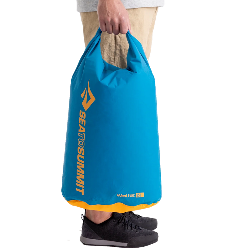 Evac Dry Bag 35 L, Sea to Summit Evac Dry Bag 35L carry